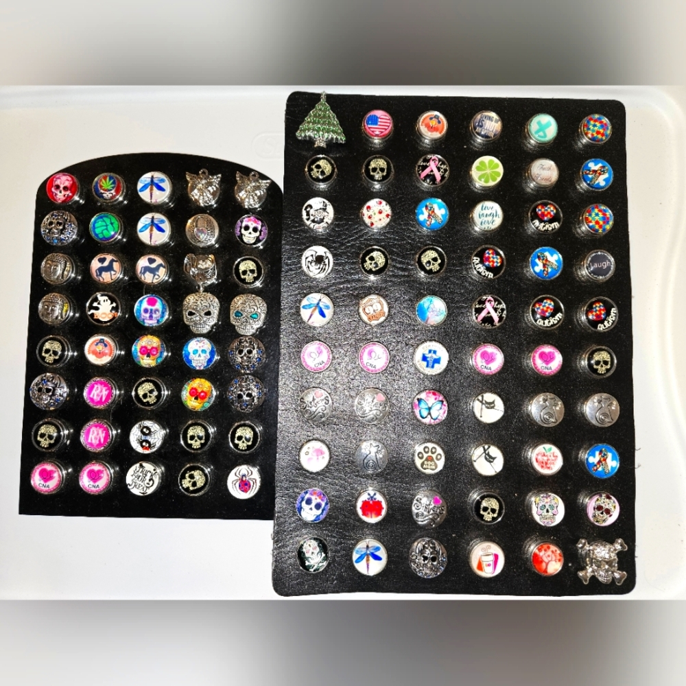 Snap Charms Lot Of 100 18mm With Holders